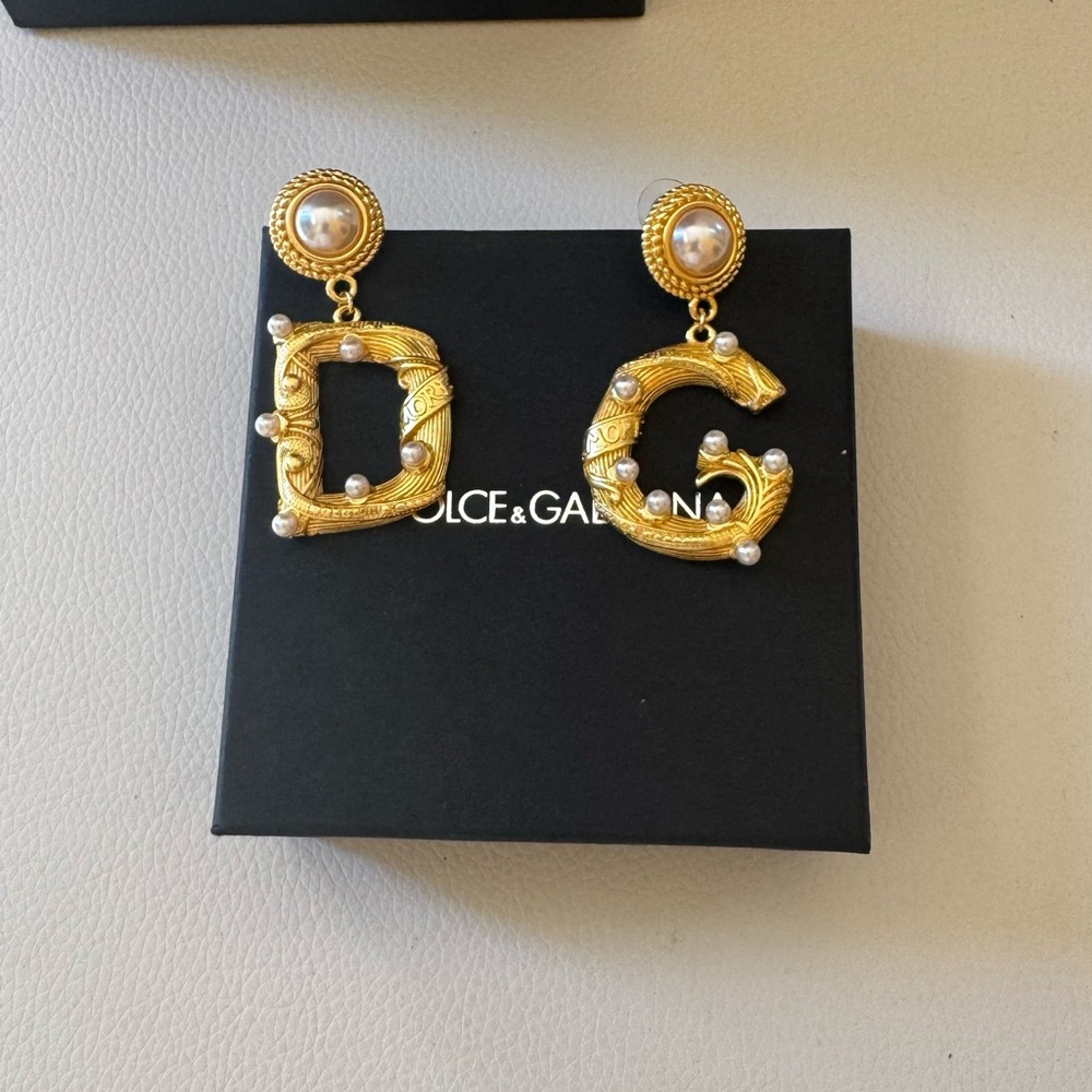 Dolce & Gabbana Gold DG Earrings with Pearls - Picture 2 of 7
